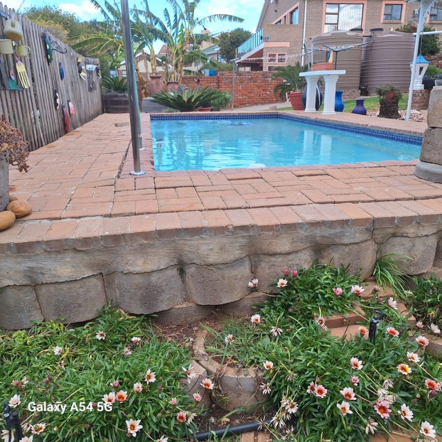 4 Bedroom Property for Sale in Hartenbos Heuwels Western Cape